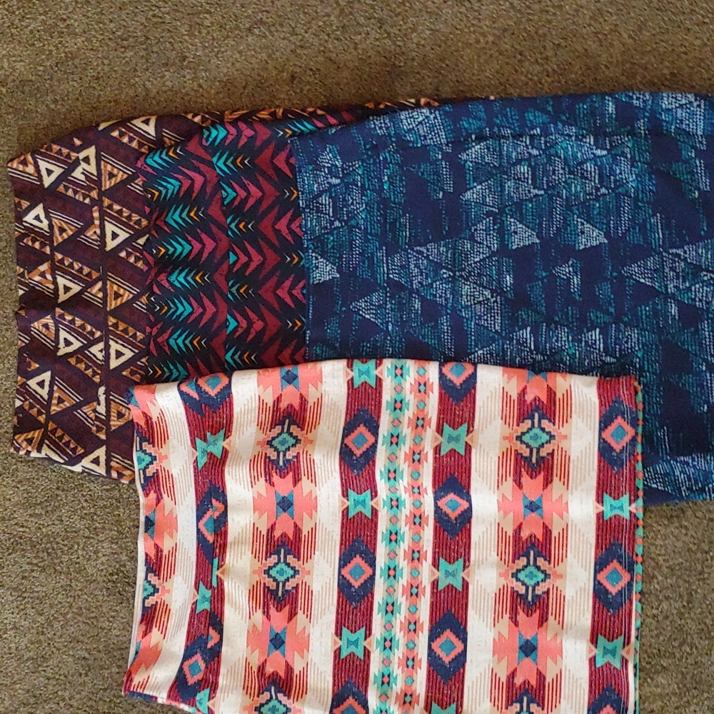 Lot of 4 LULAROE print skirts Cassie pencil skirt. Size L